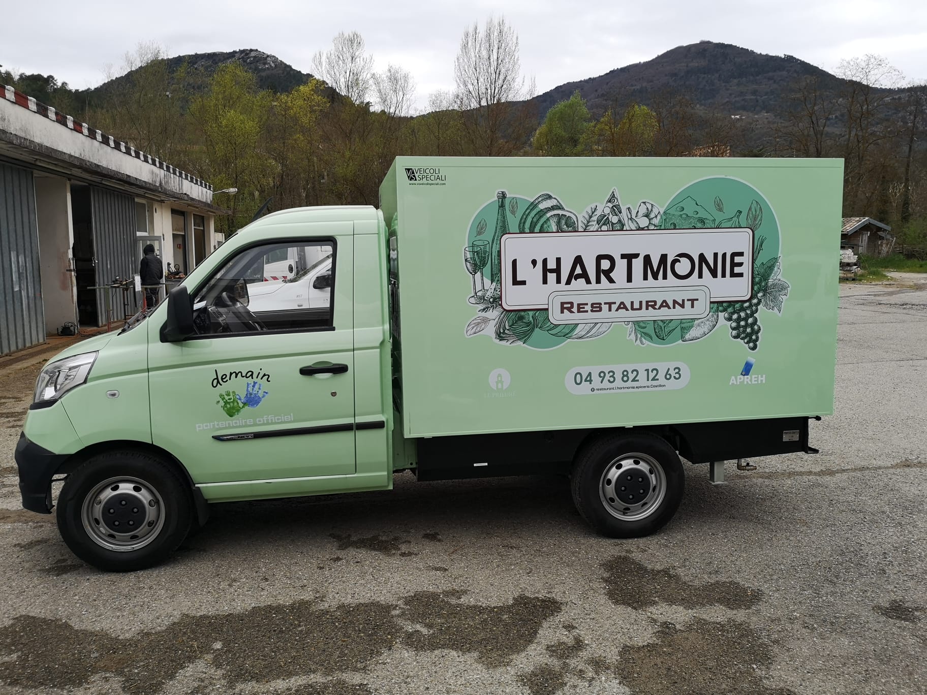 Esat Le Prieuré — Camion magasin